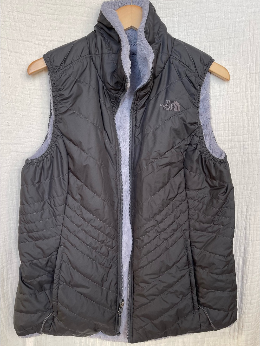 The North Face Women's Mossbud Insulated Reversible Fleece Vest Grey XL